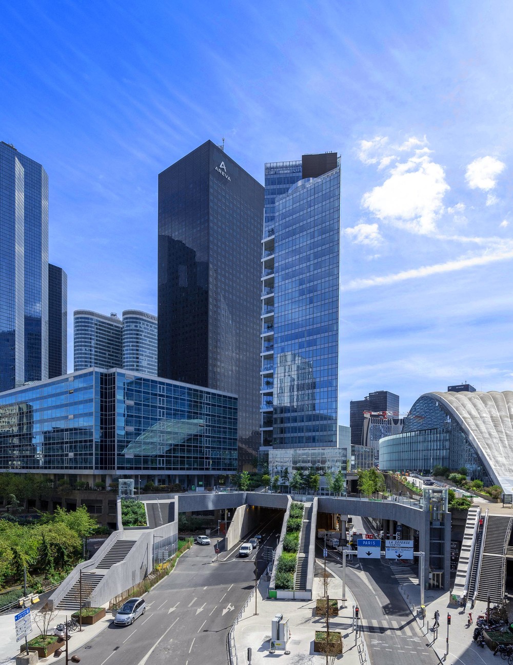 LE MONDE / Trinity, la tour qui embellit la Défense - © Cro&Co